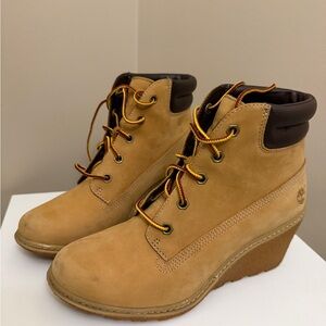 Timberland Wedge Lace-Up Work-Inspired Ankle Boots in Wheat
